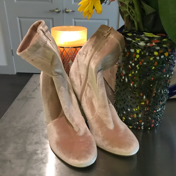 Pink bootie - Picture 2 of 3